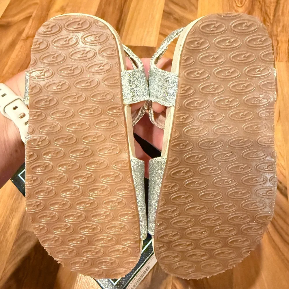 Dr. Scholls kids island silver glitter sandal size 7 NWT 2 strap Velcro‎
